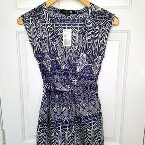 Sleeveless exotic print shirt-length dress